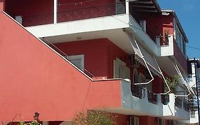 Loula'S Apartments